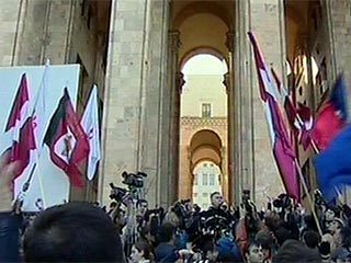В столице Грузии проходит самая масштабная за последние годы акция протеста (ФОТО)
