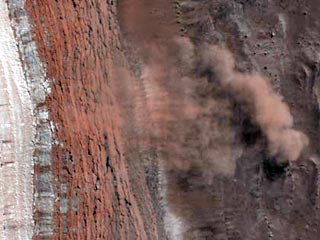Получены фотографии схода лавин на Марсе (ФОТО)