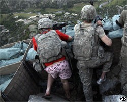 Роберт Гейтс выразил восхищение солдатом в розовых трусах Роберт Гейтс выразил восхищение солдатом в розовых трусах