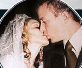Мадонна засудила британскую газету Mail on Sunday за публикацию ее свадебны ...