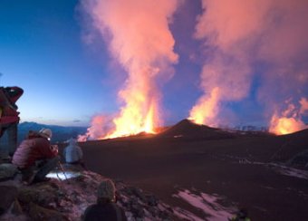 В Исландии угрожает "взорваться" второй вулкан. Он будет мощнее в 10 раз В Исландии угрожает "взорваться" второй вулкан. Он будет мощнее в 10 раз