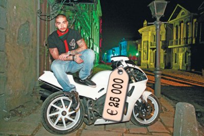    300 000  ()